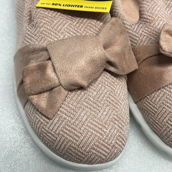 isotoner Women's Slip-on Casual Loafer - Picture 7 of 10